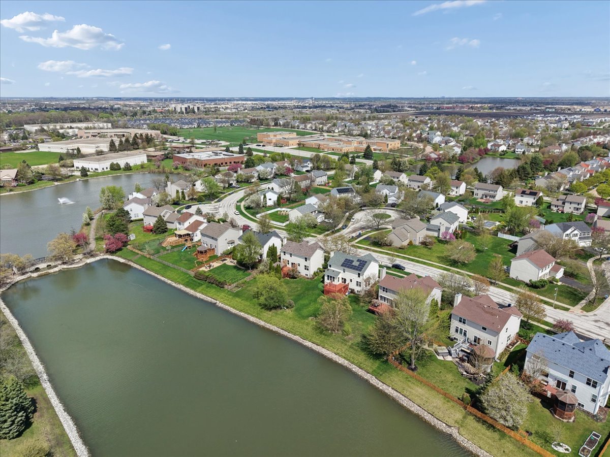 913 Meadowridge Drive, Aurora, IL 60504