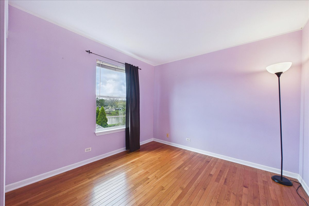 913 Meadowridge Drive, Aurora, IL 60504