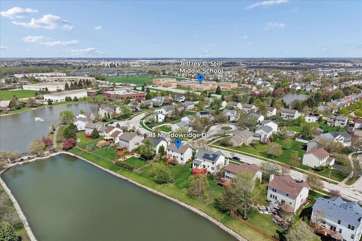 913 Meadowridge Drive, Aurora, IL 60504