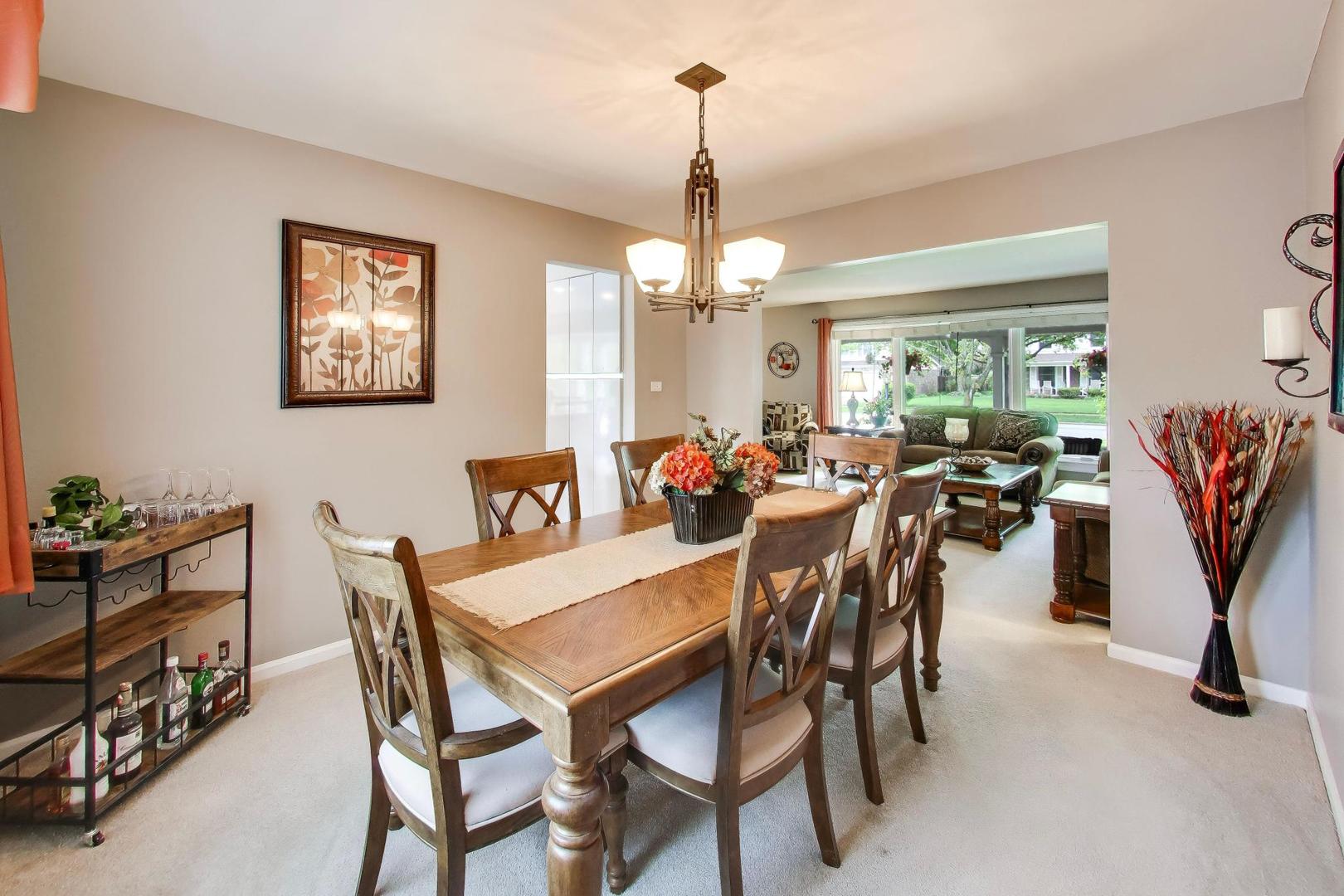 309 E Russet Way, Palatine, IL 60067