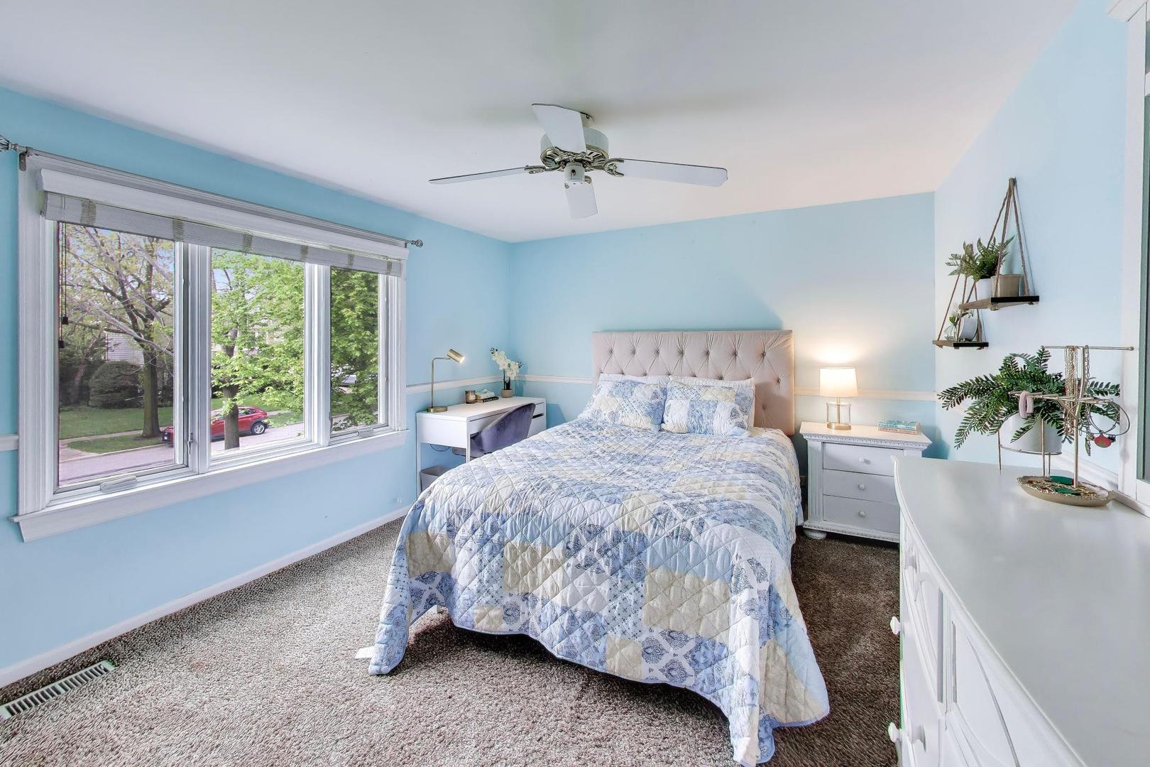 309 E Russet Way, Palatine, IL 60067