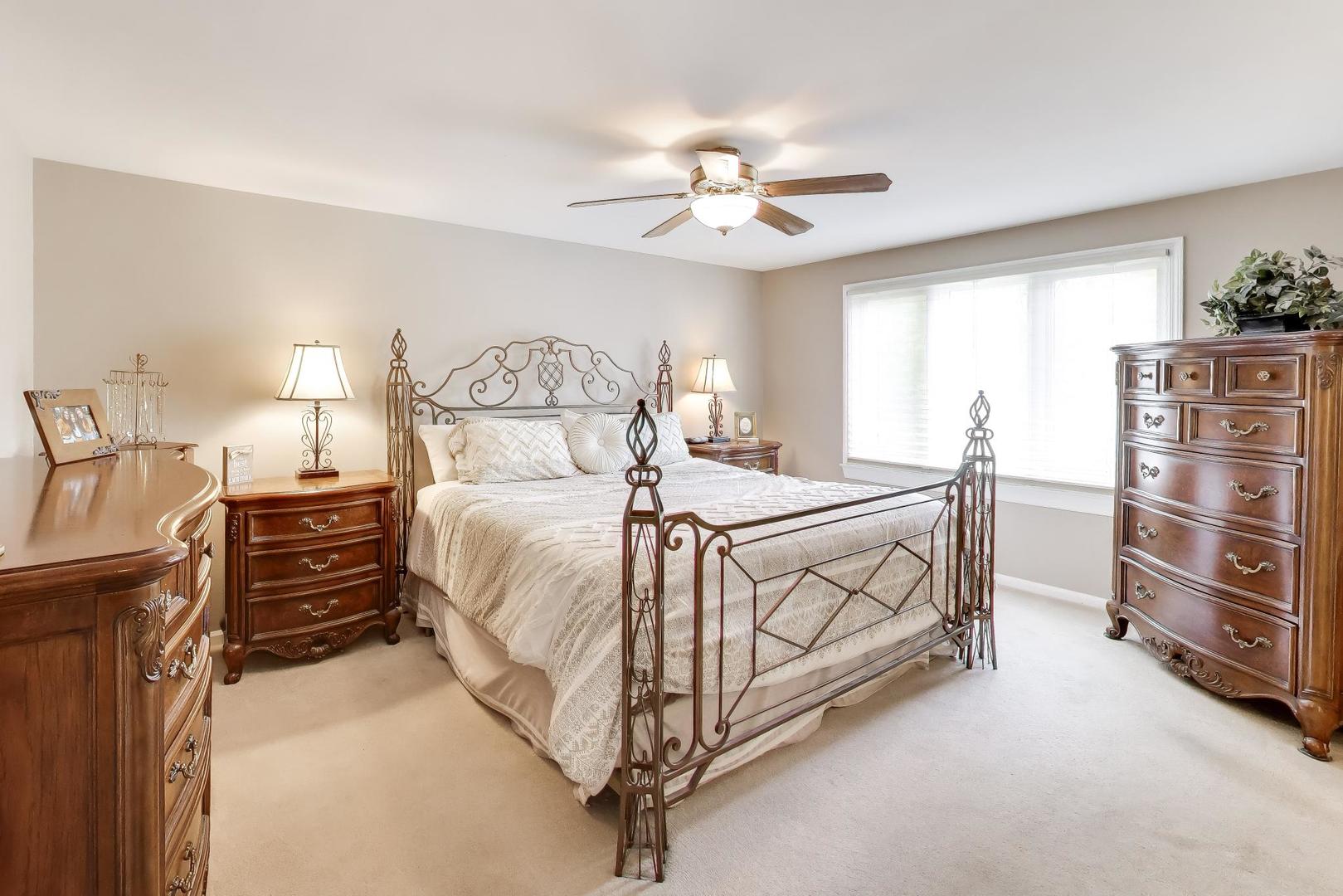 309 E Russet Way, Palatine, IL 60067