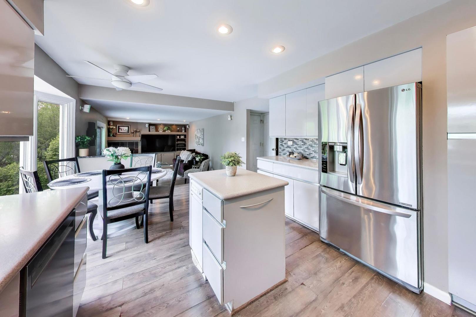 309 E Russet Way, Palatine, IL 60067