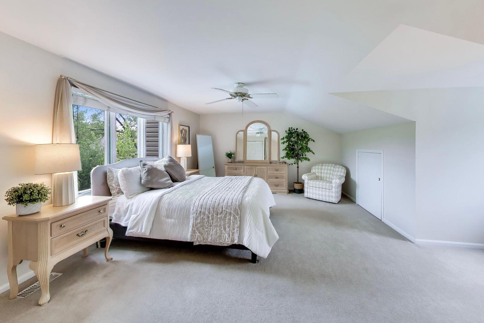 309 E Russet Way, Palatine, IL 60067