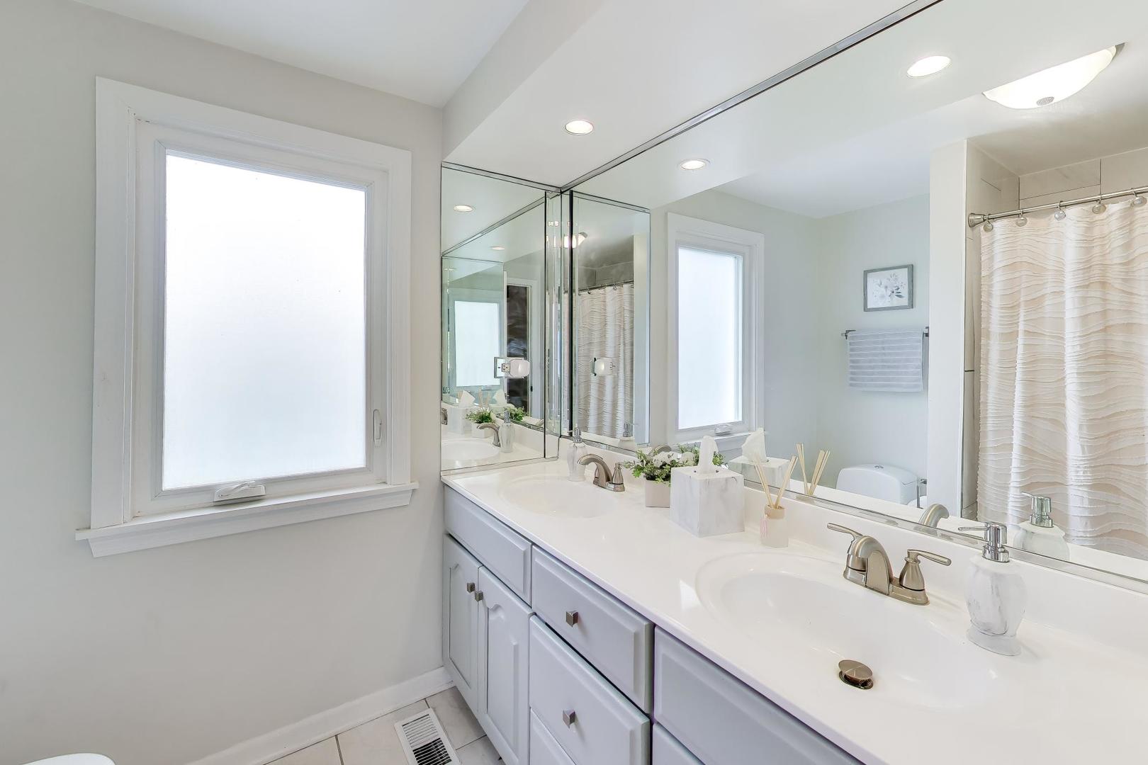 309 E Russet Way, Palatine, IL 60067