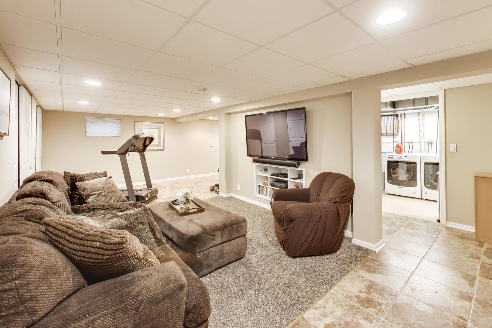 309 E Russet Way, Palatine, IL 60067