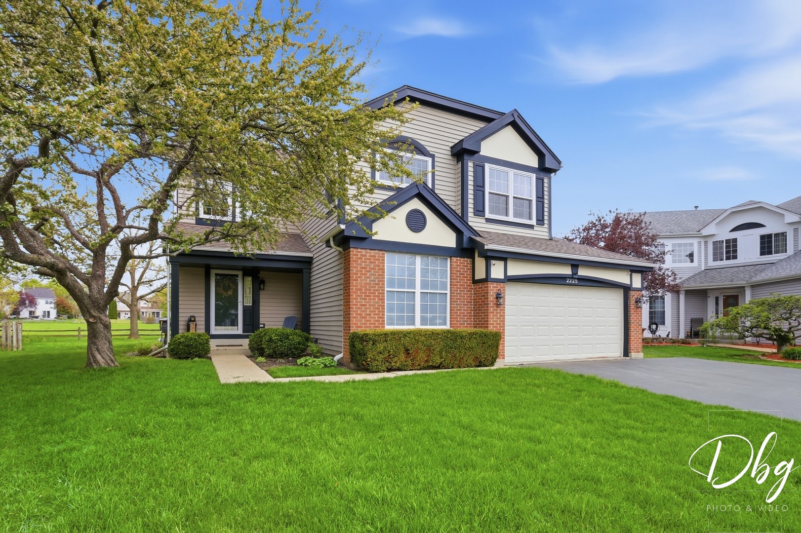 2225 N Old Pond Court, Round Lake Beach, IL 60073