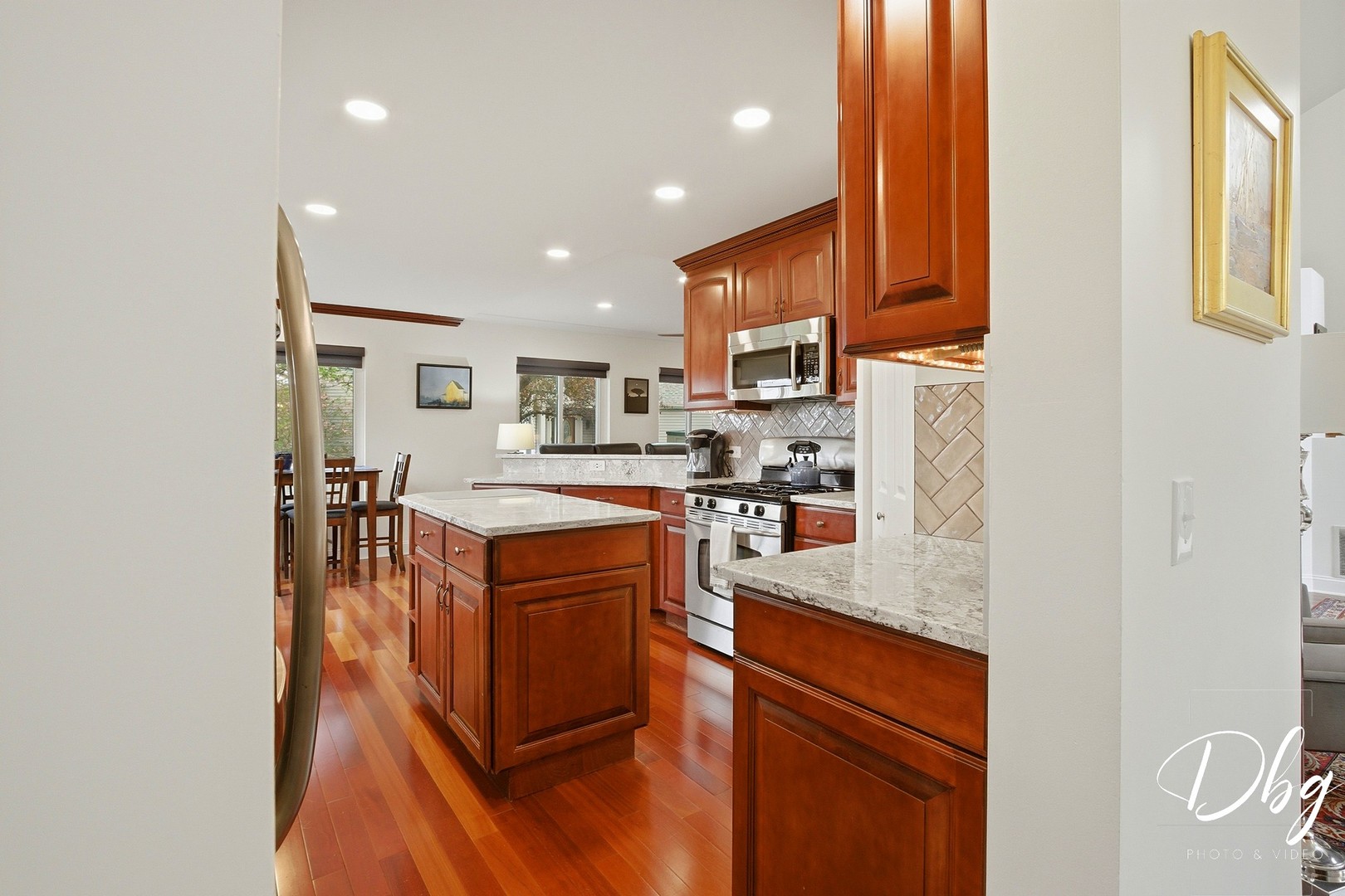 2225 N Old Pond Court, Round Lake Beach, IL 60073