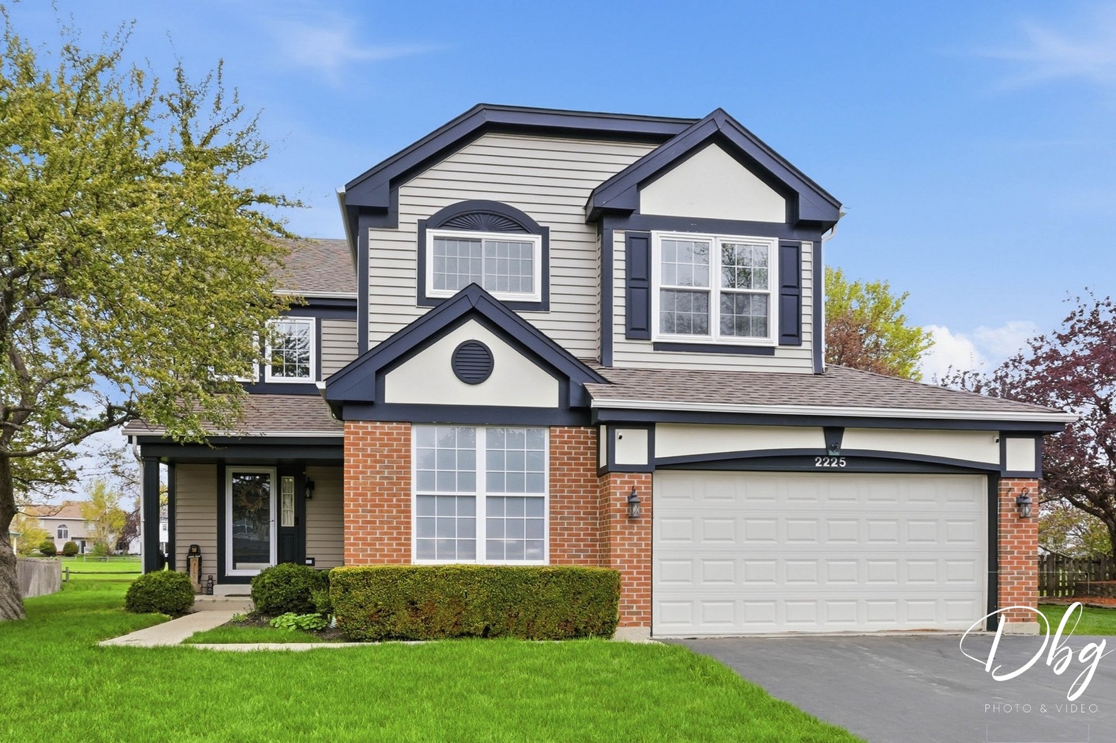 2225 N Old Pond Court, Round Lake Beach, IL 60073