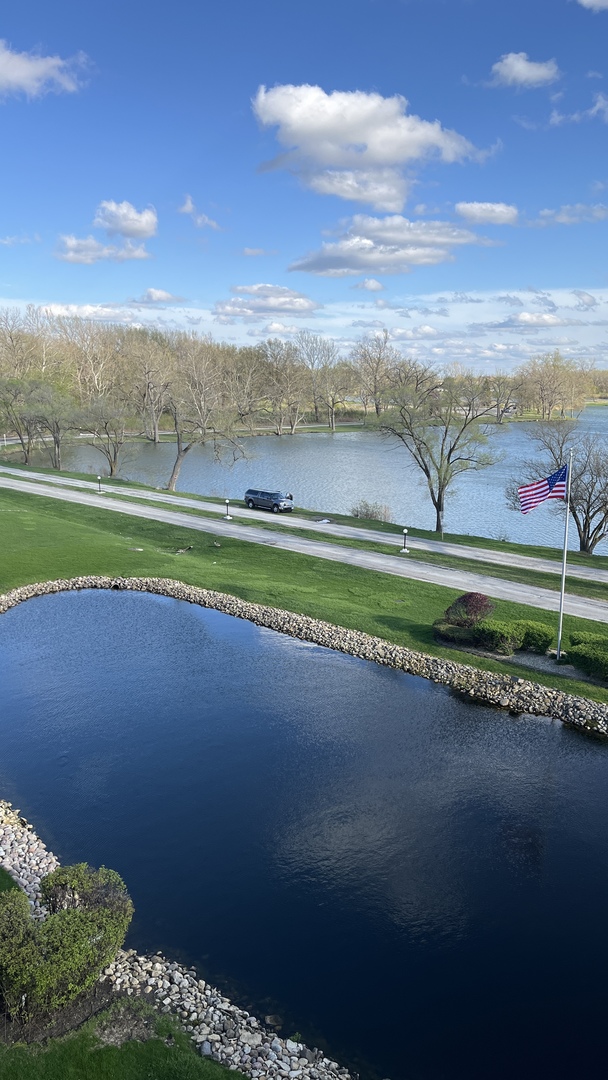 3640 186th Street #405, Lansing, IL 60438