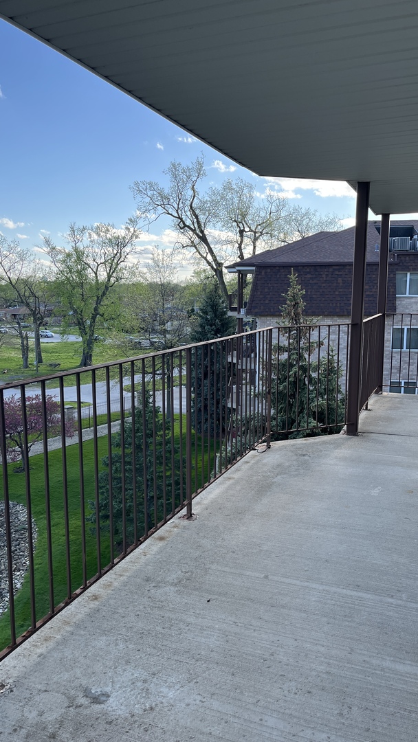 3640 186th Street #405, Lansing, IL 60438