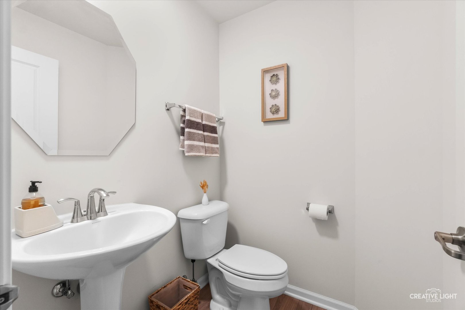 506 Creek Drive, Oswego, IL 60543