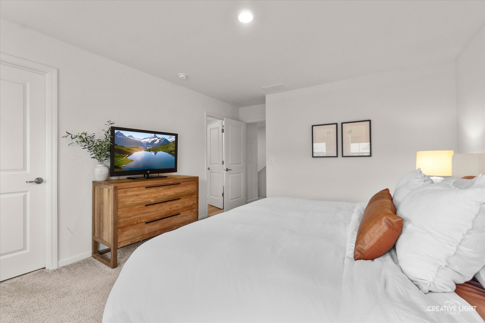 506 Creek Drive, Oswego, IL 60543