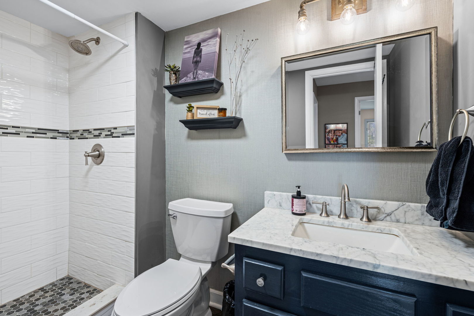 1477 S County Farm Road #1-1, Wheaton, IL 60189