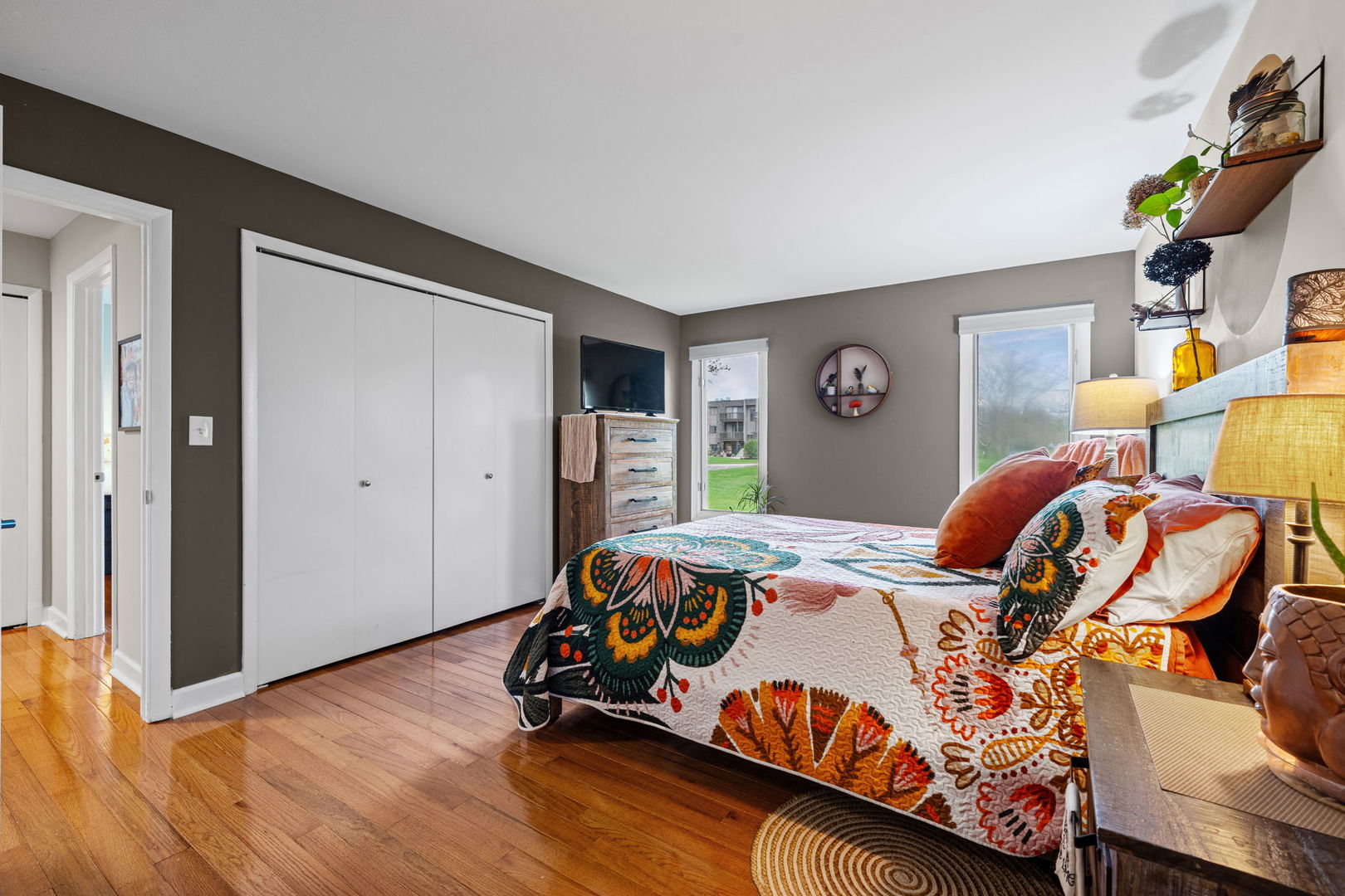 1477 S County Farm Road #1-1, Wheaton, IL 60189