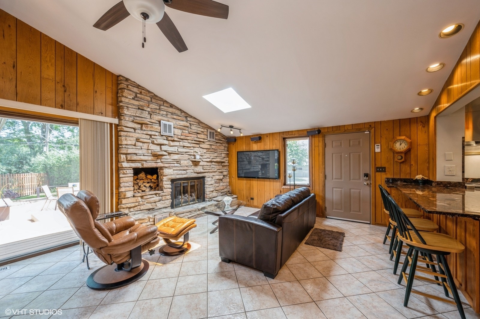 2530 Donald Court, Glenview, IL 60025