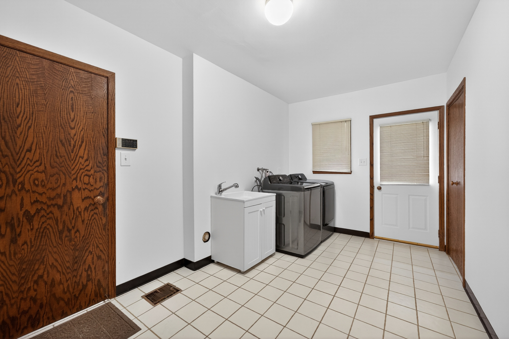 236 Saugus Lane, Schaumburg, IL 60173