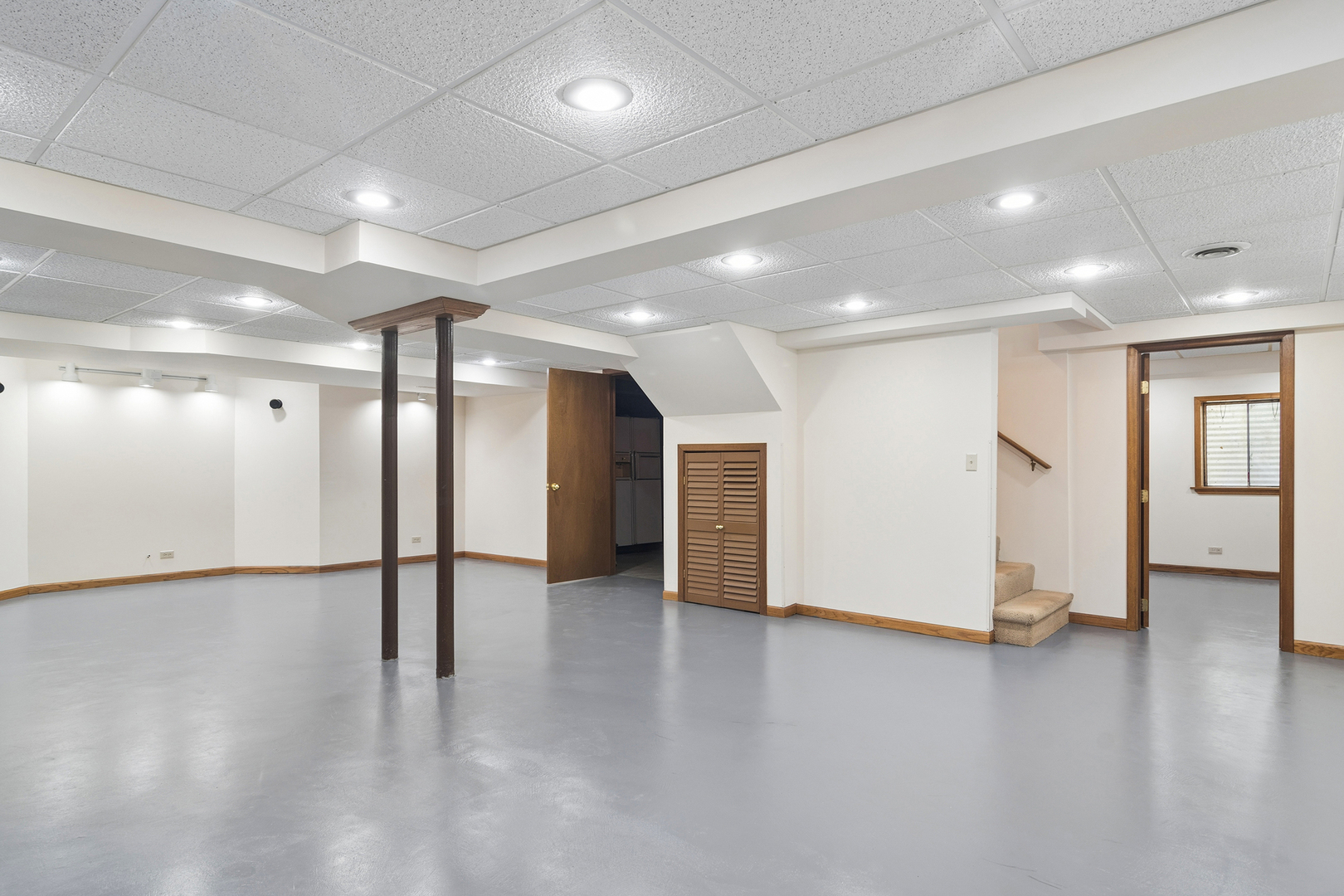 305 Anne Court, Prospect Heights, IL 60070