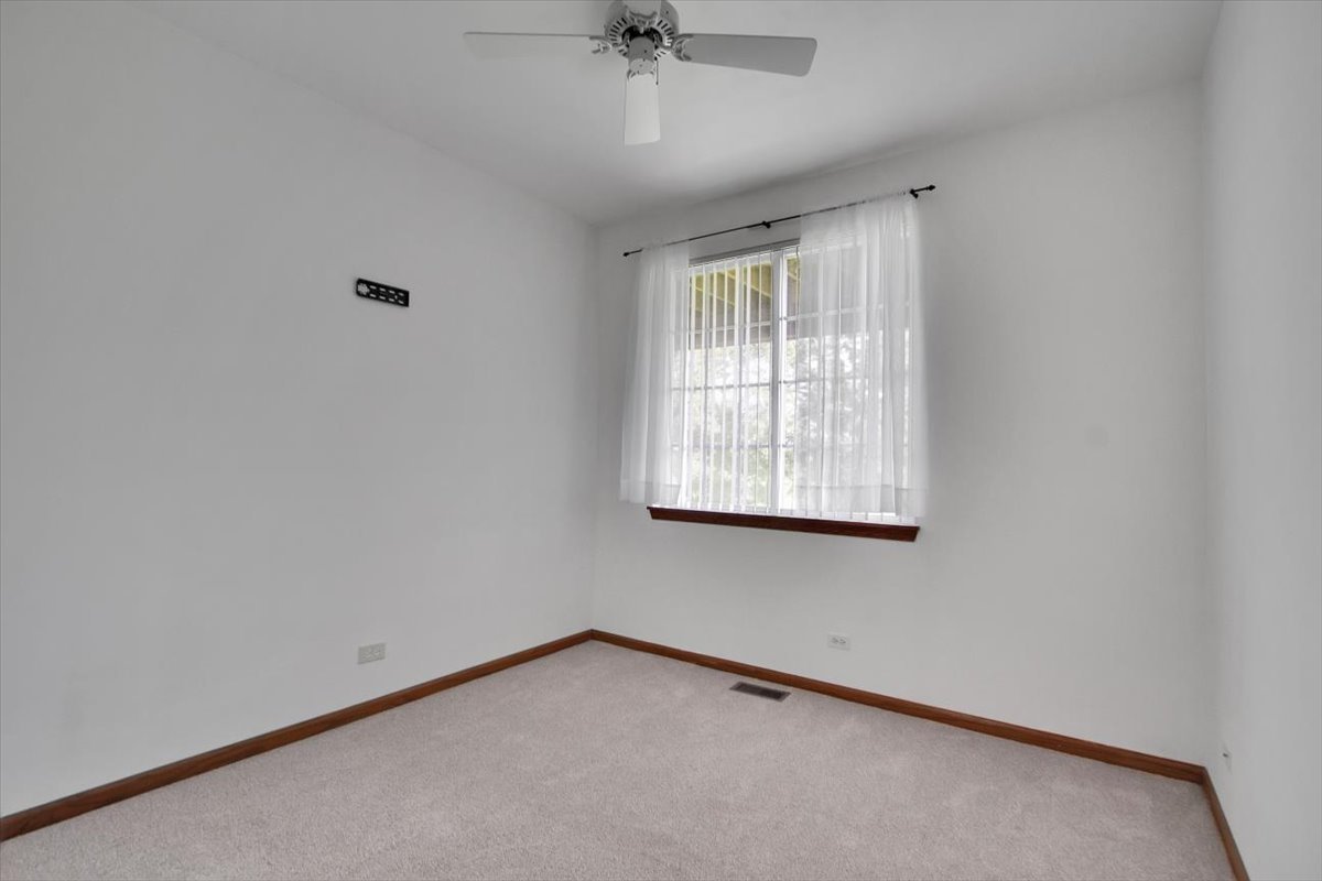 501 King Avenue #501, East Dundee, IL 60118