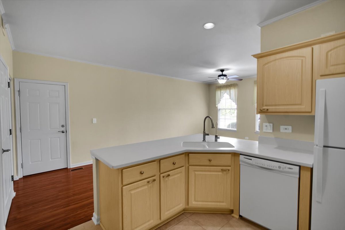 501 King Avenue #501, East Dundee, IL 60118