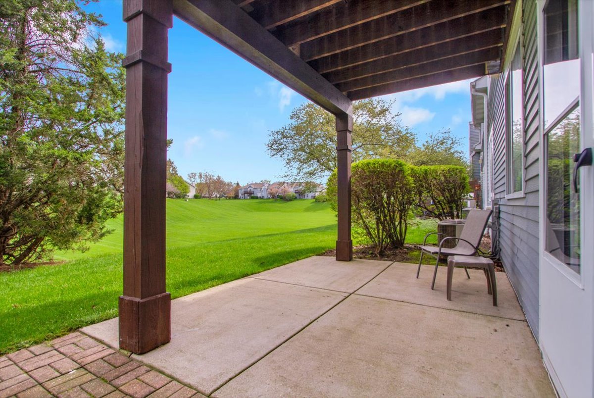 501 King Avenue #501, East Dundee, IL 60118