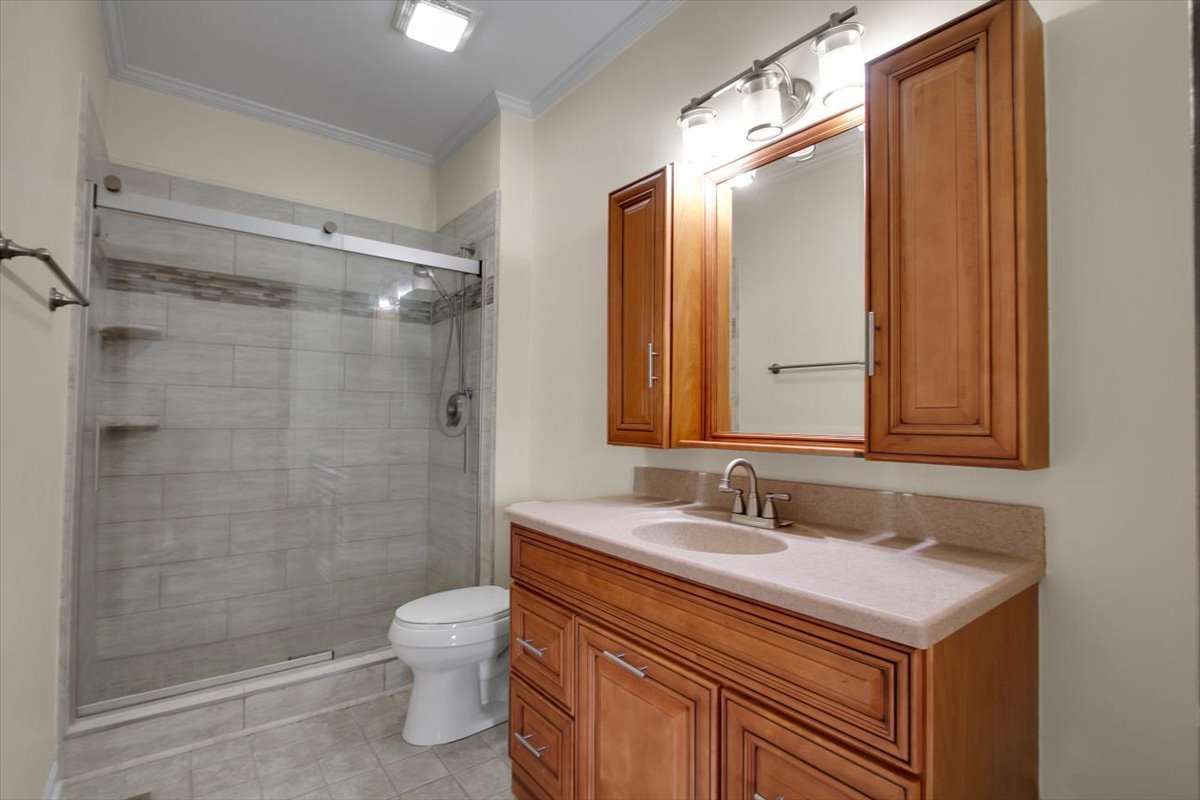 501 King Avenue #501, East Dundee, IL 60118