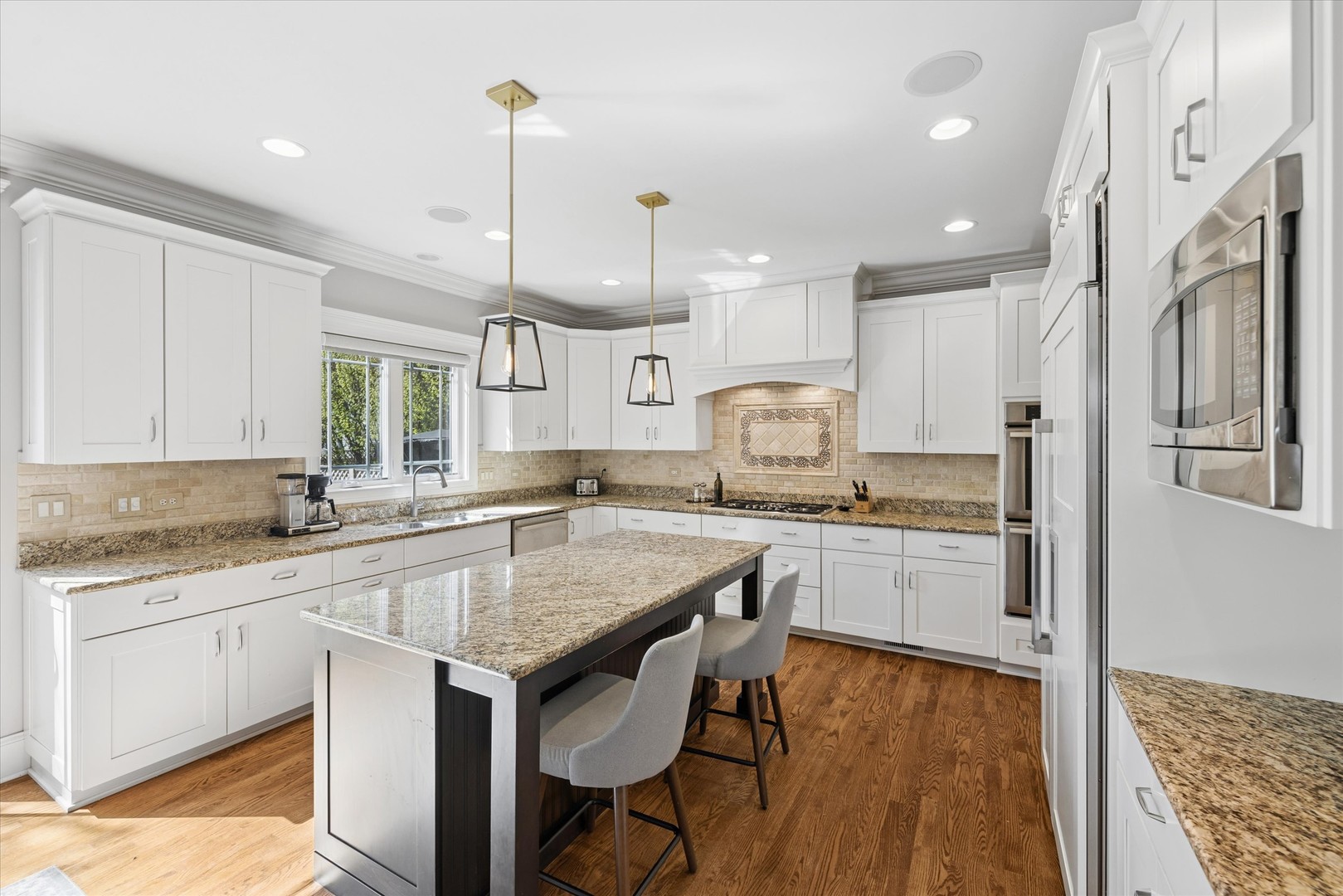 700 S Swain Avenue, Elmhurst, IL 60126