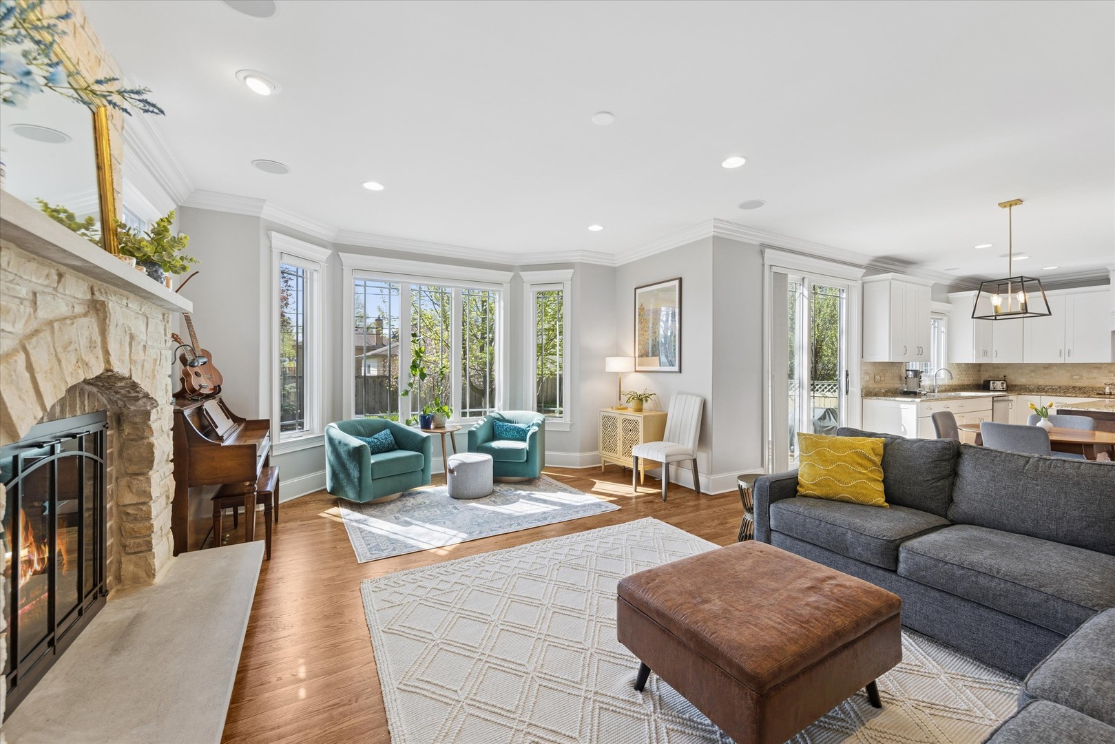 700 S Swain Avenue, Elmhurst, IL 60126