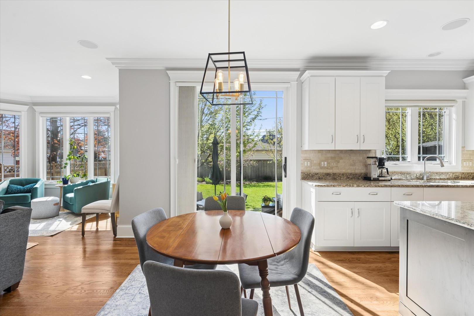 700 S Swain Avenue, Elmhurst, IL 60126