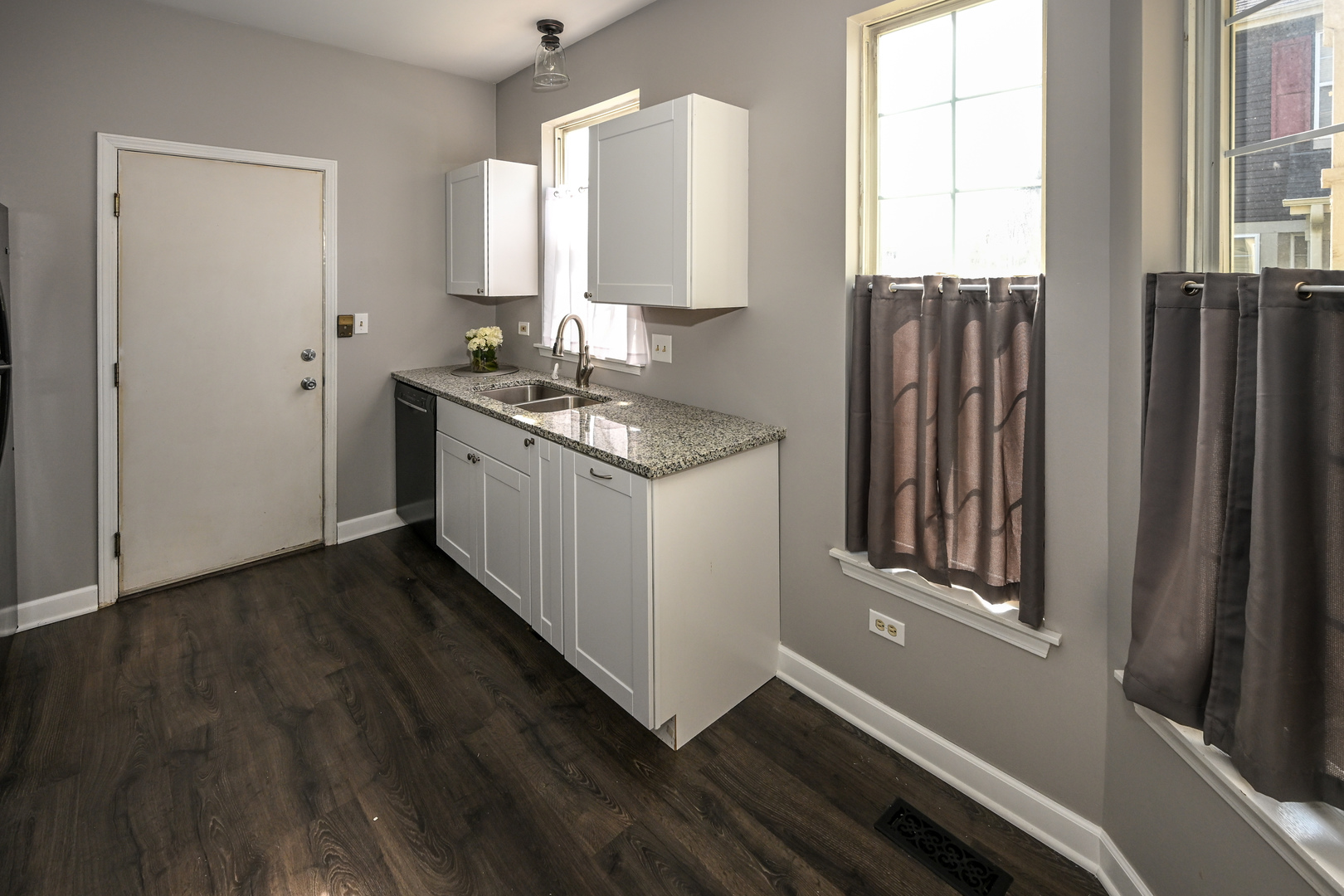 150 E Lake Ridge Drive, Glendale Heights, IL 60139