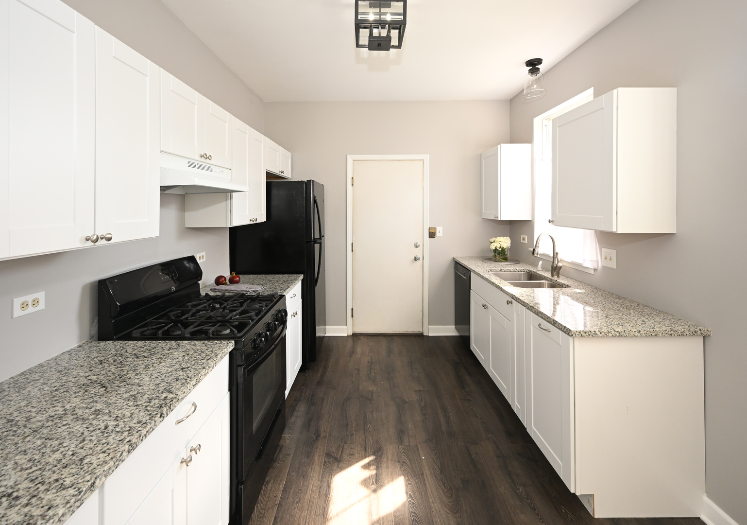 150 E Lake Ridge Drive, Glendale Heights, IL 60139