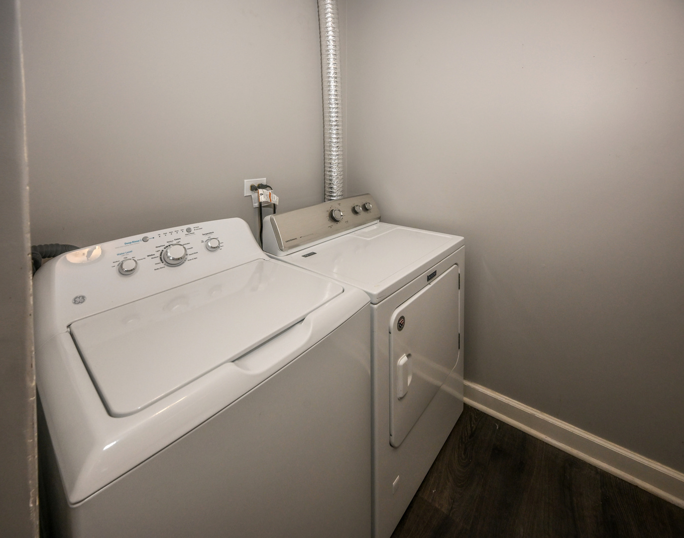 150 E Lake Ridge Drive, Glendale Heights, IL 60139