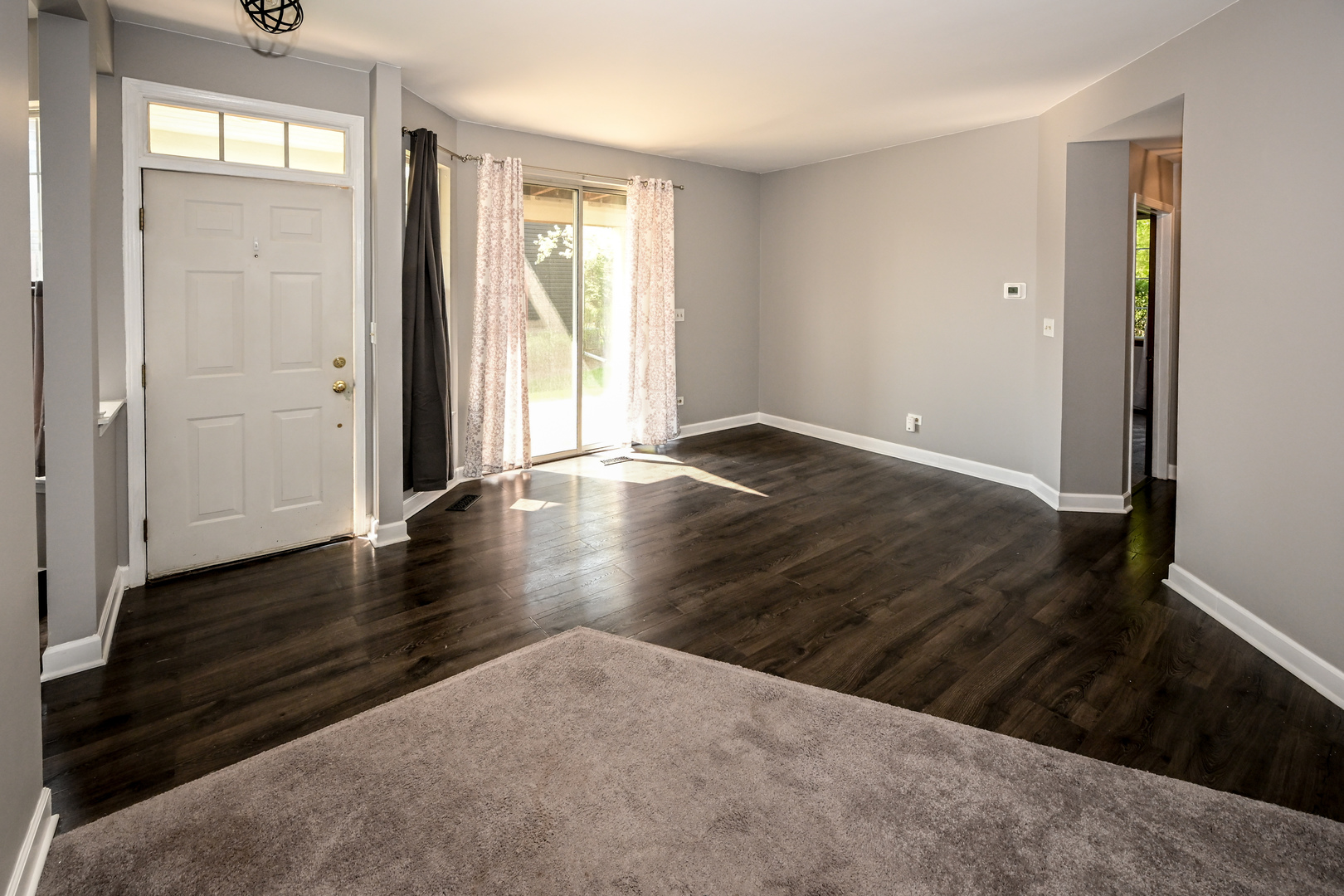 150 E Lake Ridge Drive, Glendale Heights, IL 60139