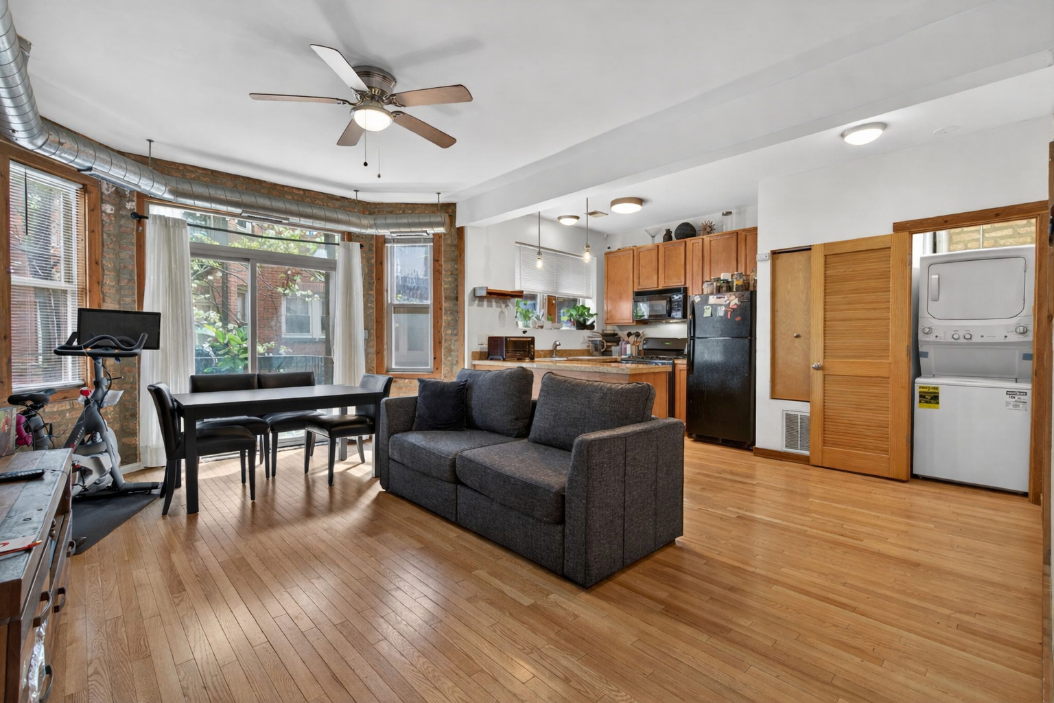 1651 W Pratt Boulevard #1B, Chicago, IL 60626
