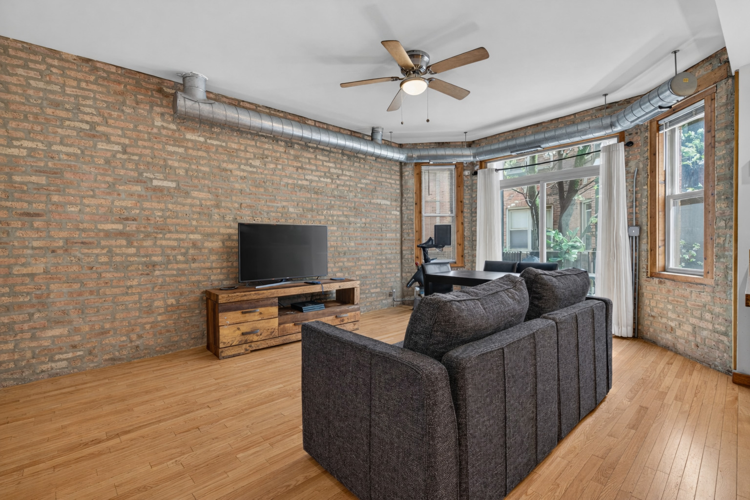 1651 W Pratt Boulevard #1B, Chicago, IL 60626