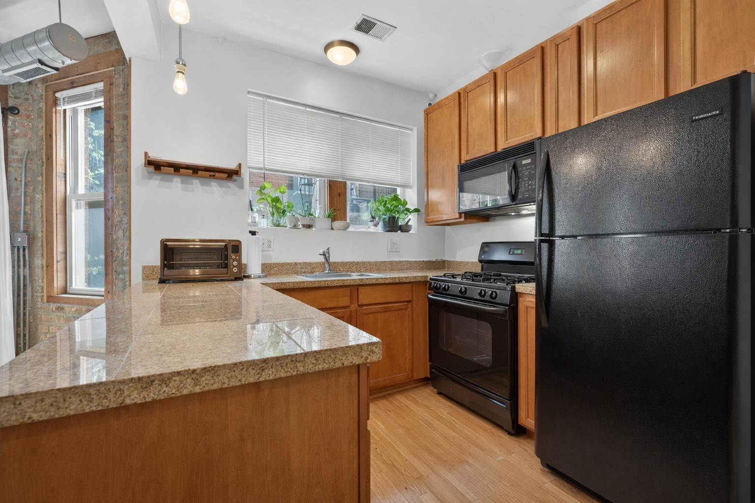 1651 W Pratt Boulevard #1B, Chicago, IL 60626