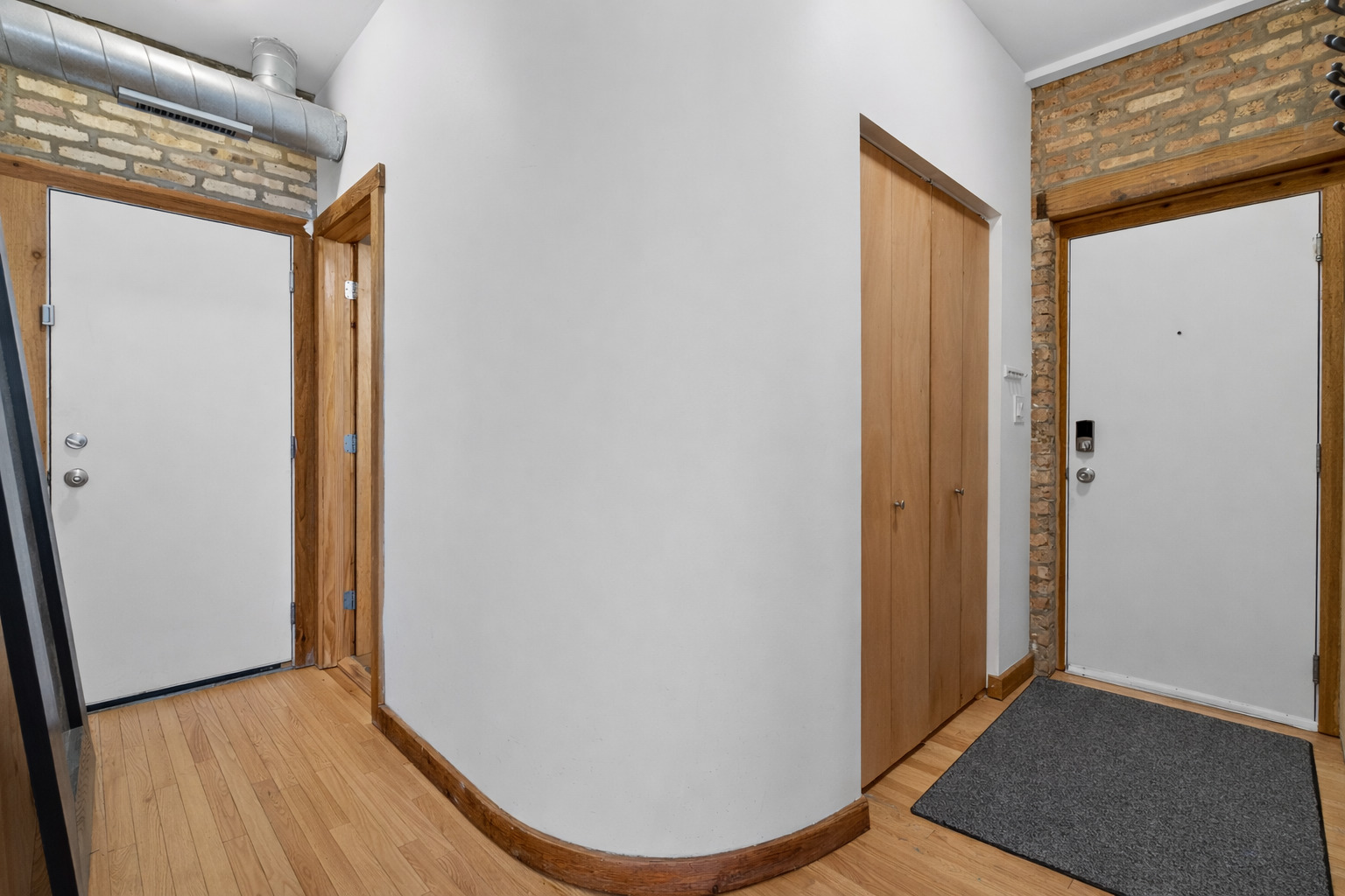 1651 W Pratt Boulevard #1B, Chicago, IL 60626