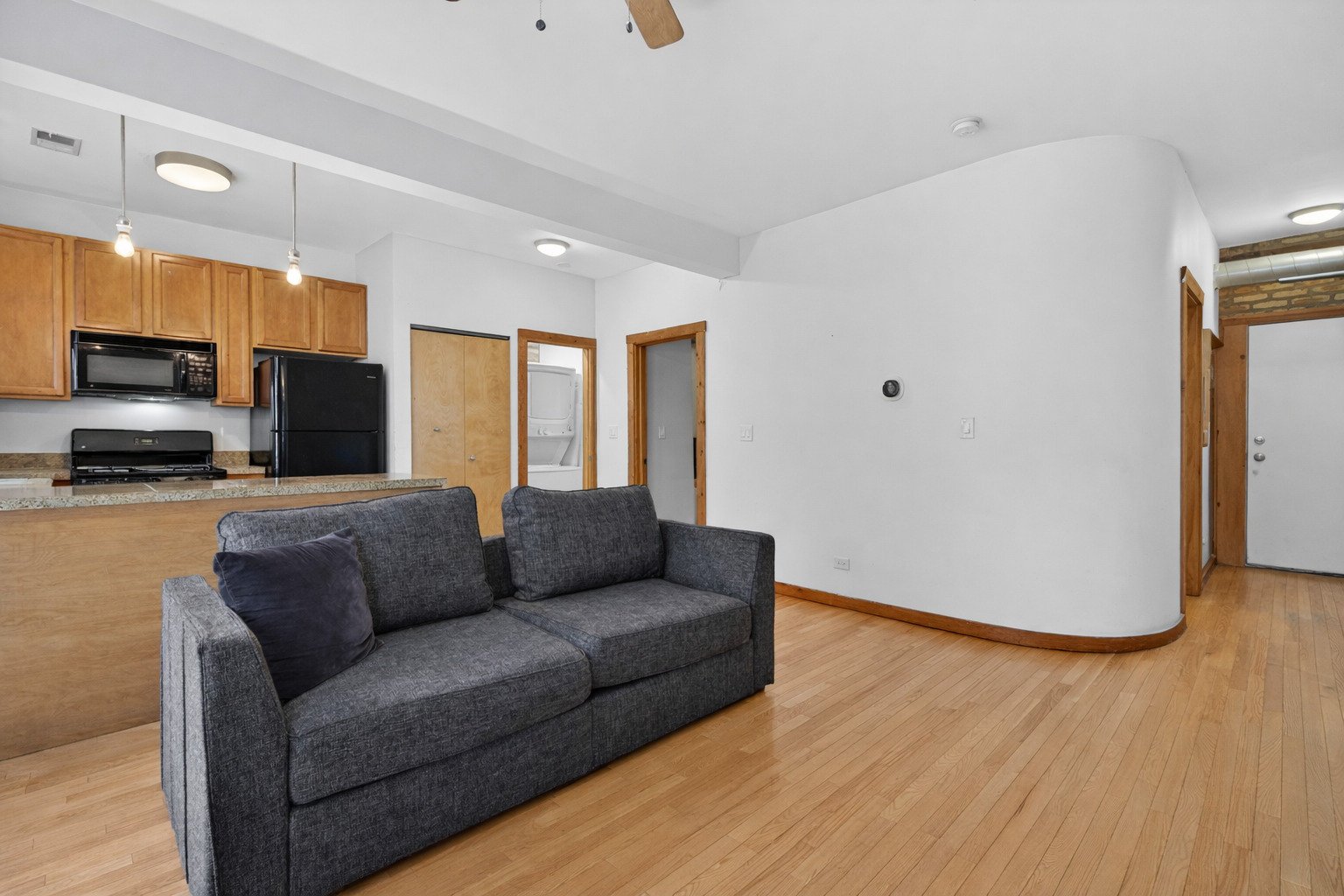 1651 W Pratt Boulevard #1B, Chicago, IL 60626