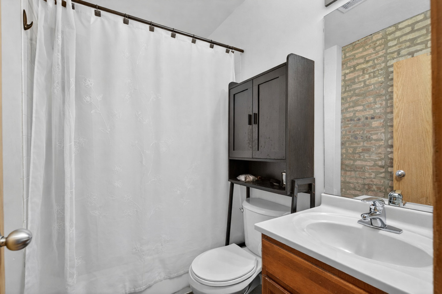 1651 W Pratt Boulevard #1B, Chicago, IL 60626