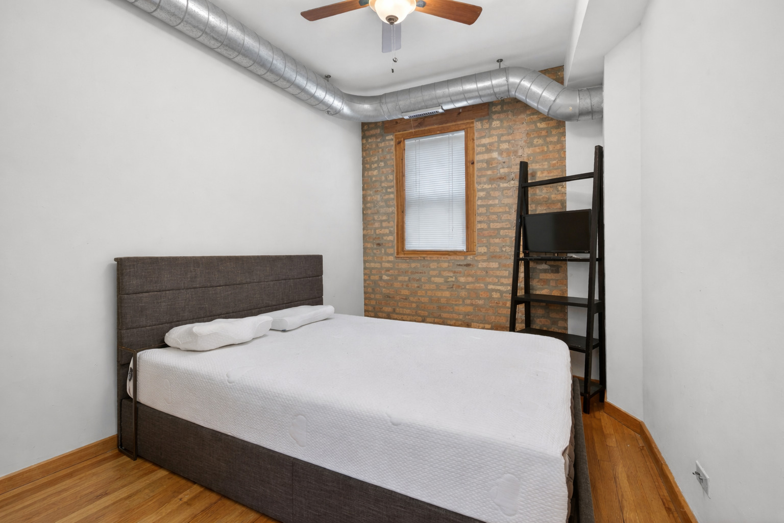 1651 W Pratt Boulevard #1B, Chicago, IL 60626