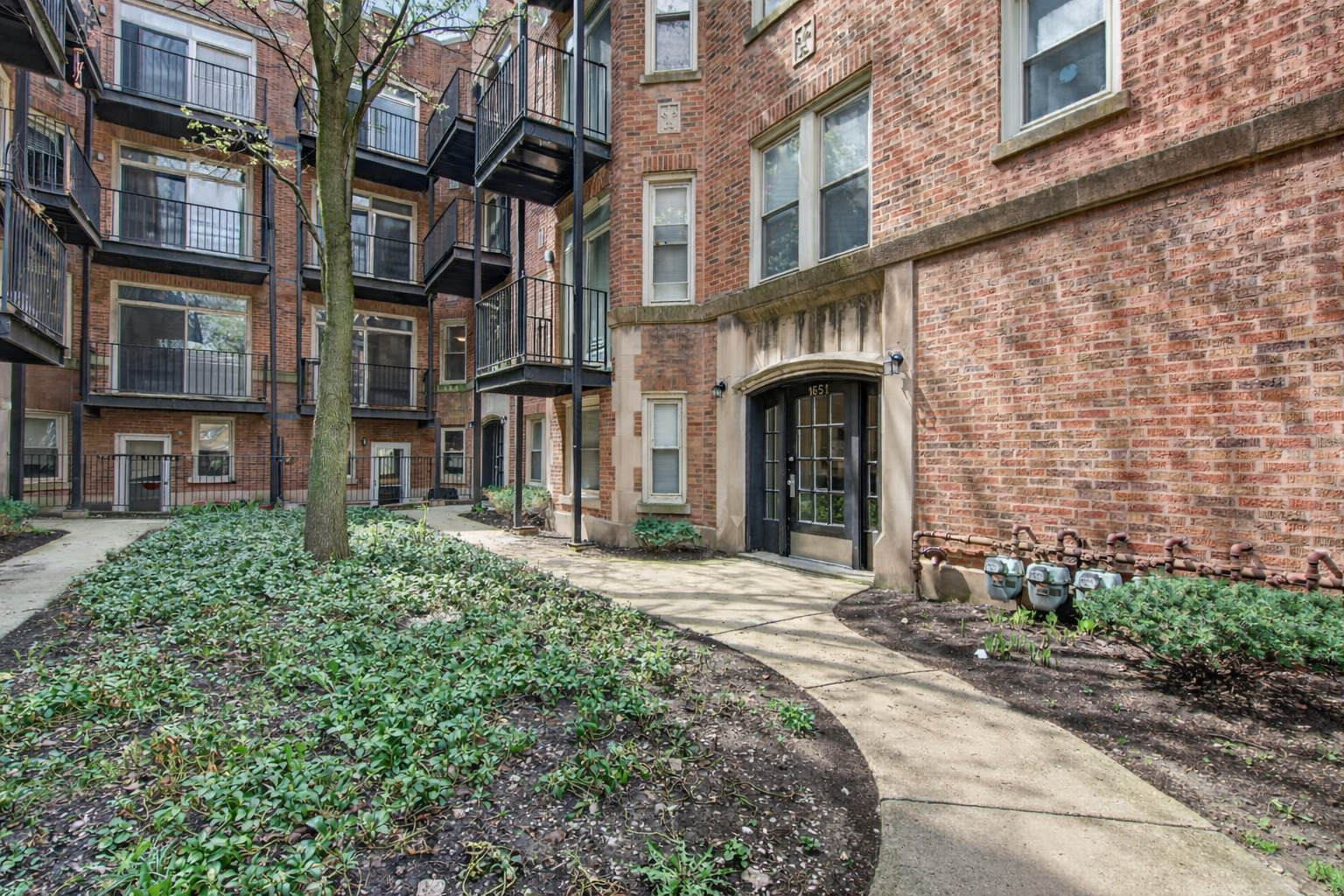 1651 W Pratt Boulevard #1B, Chicago, IL 60626