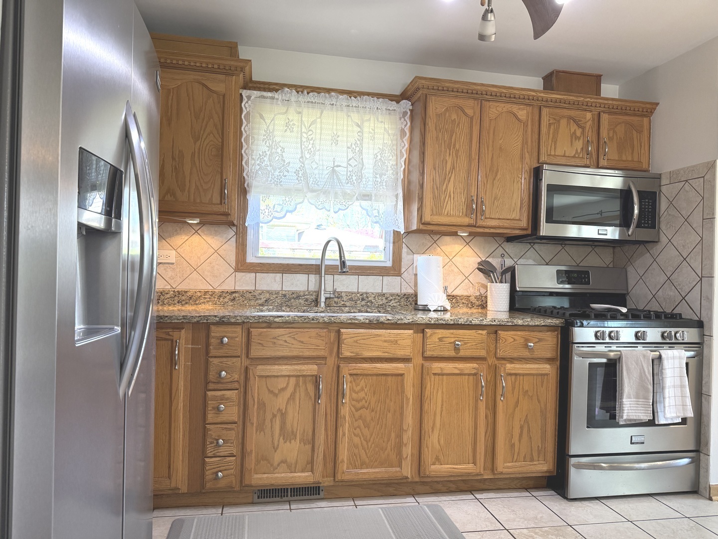 6944 W 106th Place, Worth, IL 60482