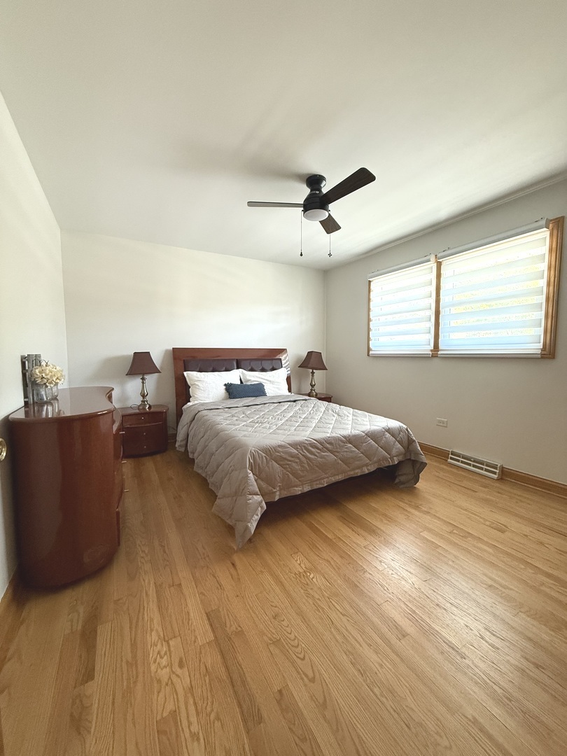 6944 W 106th Place, Worth, IL 60482