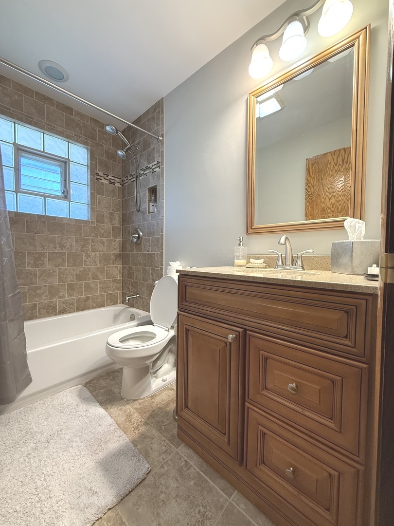 6944 W 106th Place, Worth, IL 60482