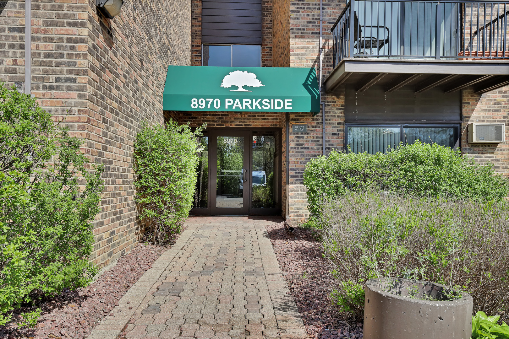 8970 N Parkside Avenue #418, Des Plaines, IL 60016