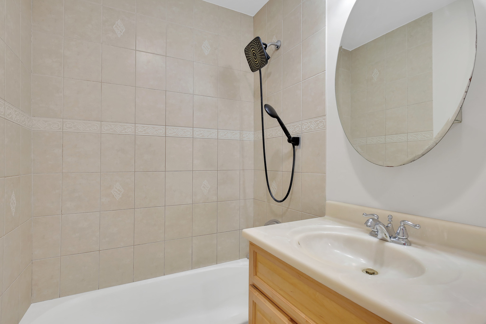 8970 N Parkside Avenue #418, Des Plaines, IL 60016