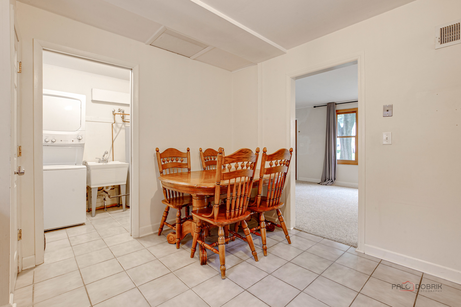 805 E Rockland Road, Libertyville, IL 60048