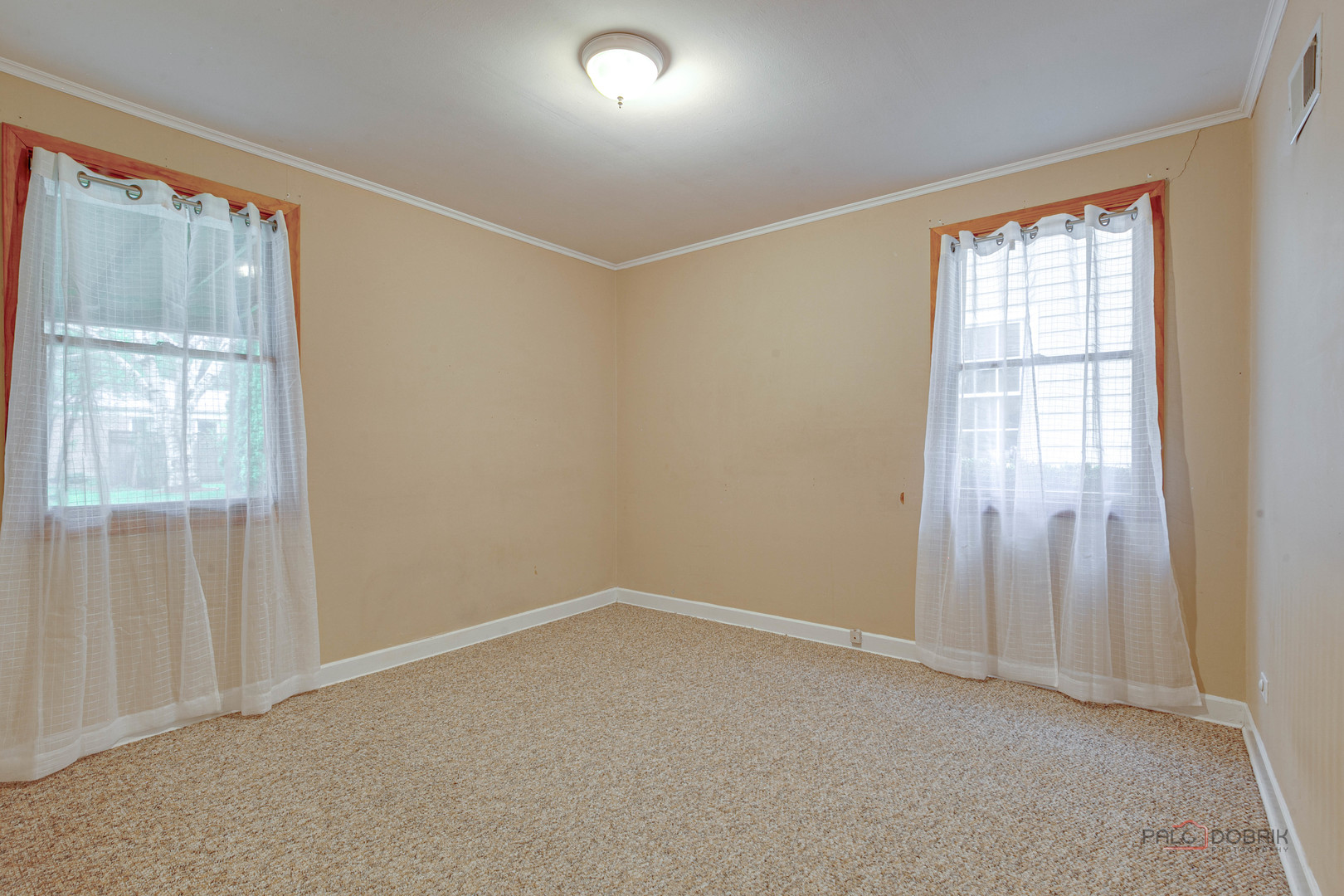 805 E Rockland Road, Libertyville, IL 60048