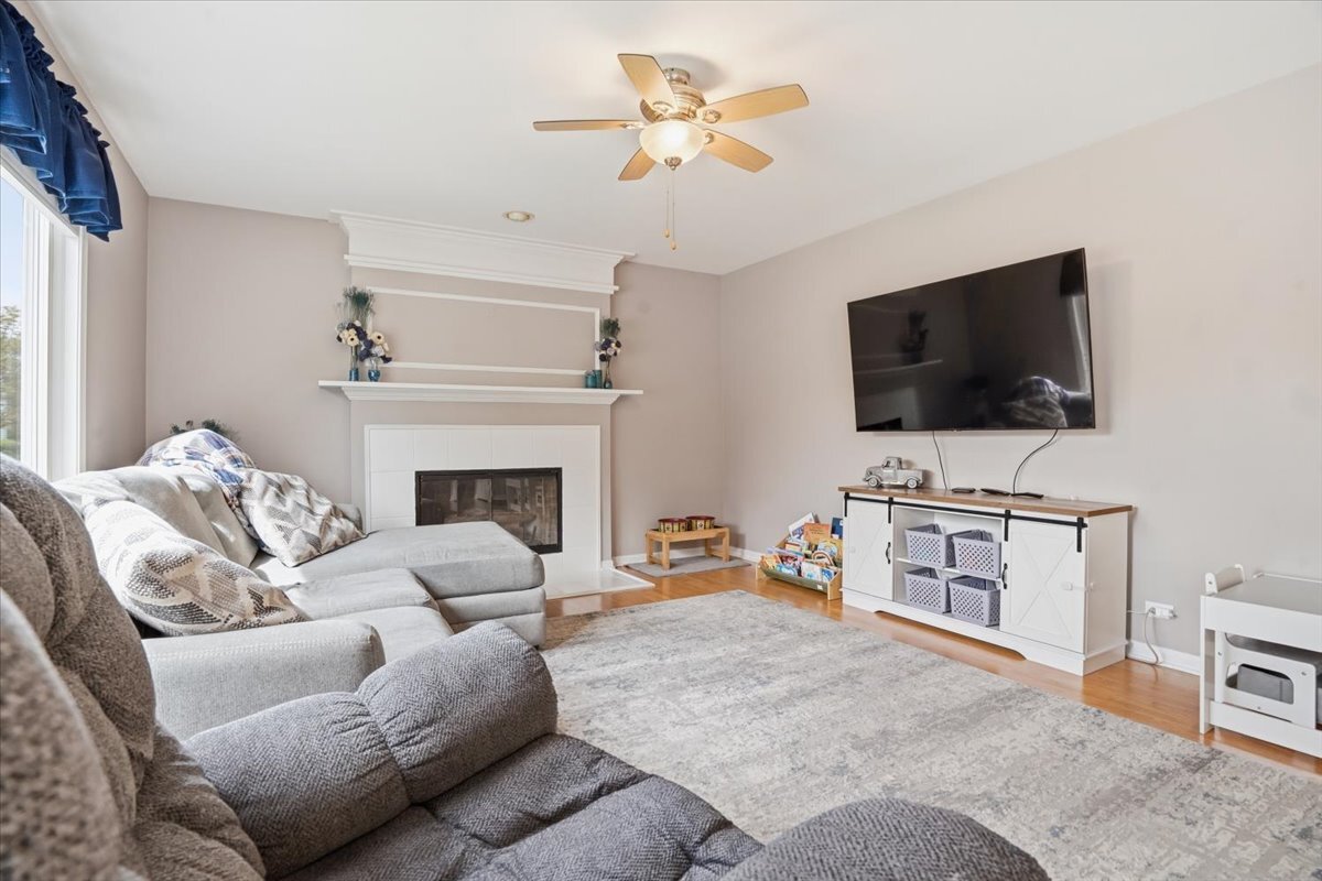 207 Briar Ridge Lane, Lake Villa, IL 60046