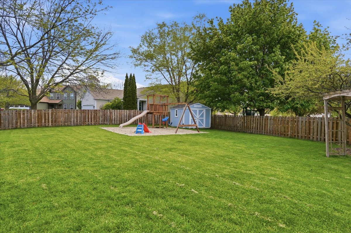 207 Briar Ridge Lane, Lake Villa, IL 60046